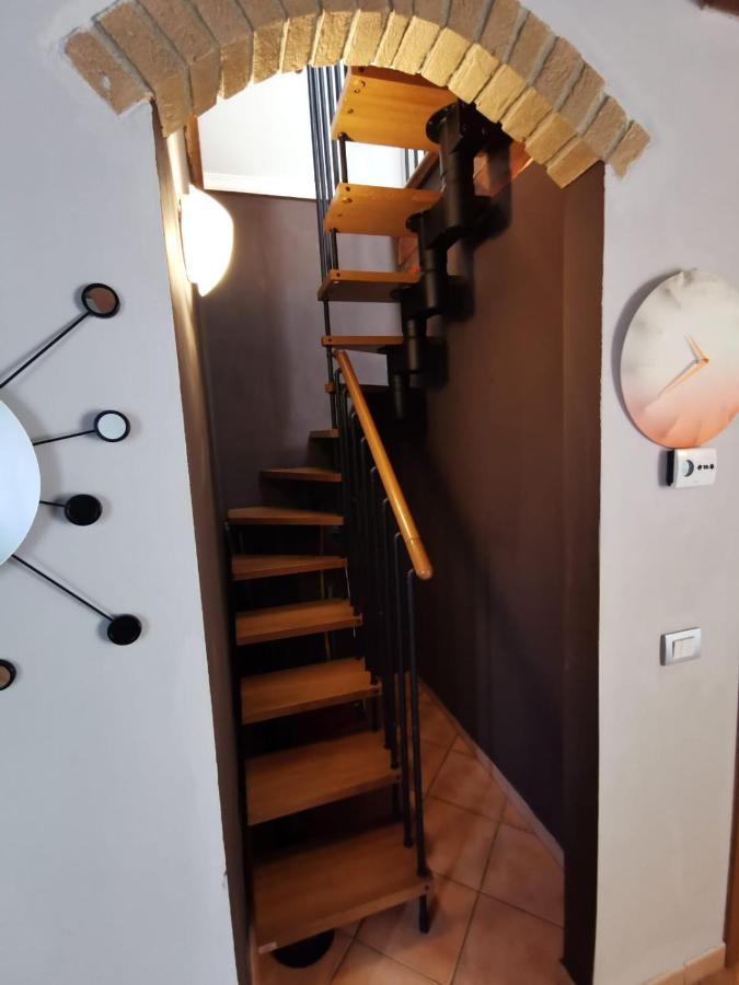 Apartment In The City Center With Self Check-In Parma Buitenkant foto